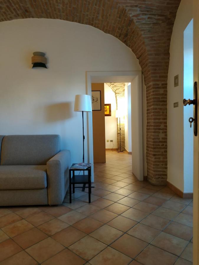 Bed And Breakfast In Piazza Orazio เวโนซา ภายนอก รูปภาพ