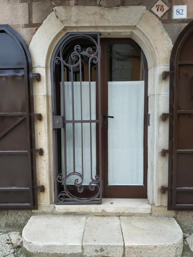 Bed And Breakfast In Piazza Orazio เวโนซา ภายนอก รูปภาพ