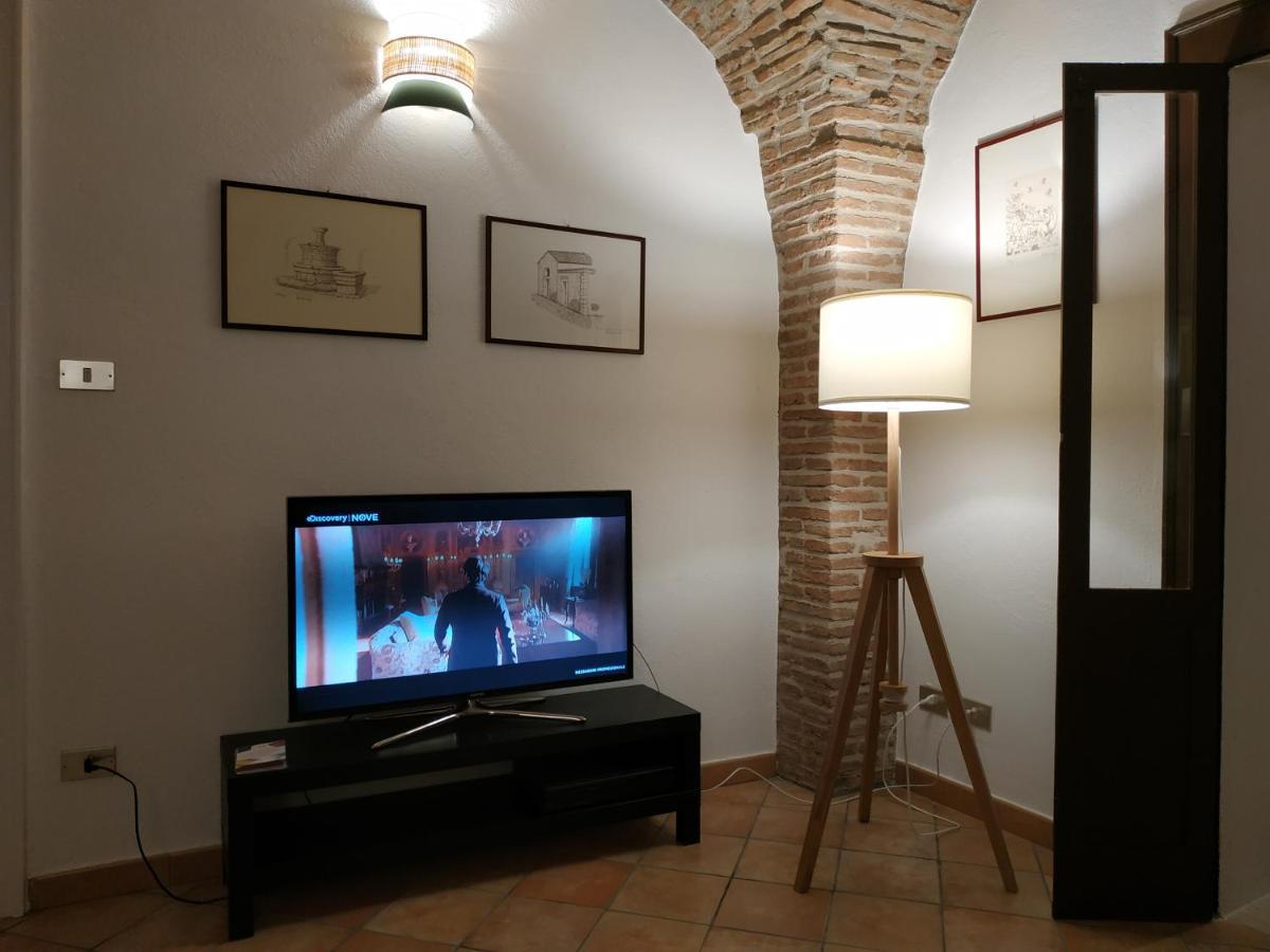 Bed And Breakfast In Piazza Orazio เวโนซา ภายนอก รูปภาพ