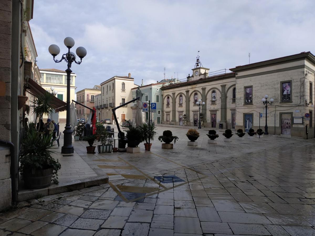 Bed And Breakfast In Piazza Orazio เวโนซา ภายนอก รูปภาพ