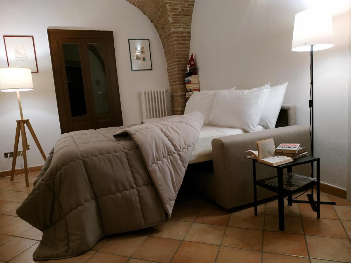 Bed And Breakfast In Piazza Orazio เวโนซา ภายนอก รูปภาพ