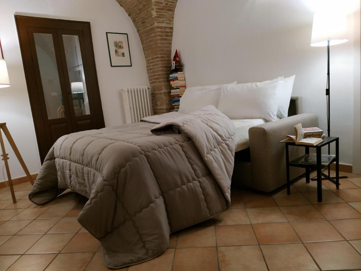 Bed And Breakfast In Piazza Orazio เวโนซา ภายนอก รูปภาพ